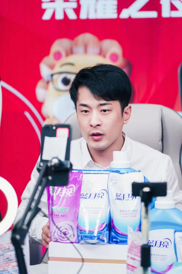 3000名员工,4500万用户,辛巴辛有志的背后是直播正规军的崛起