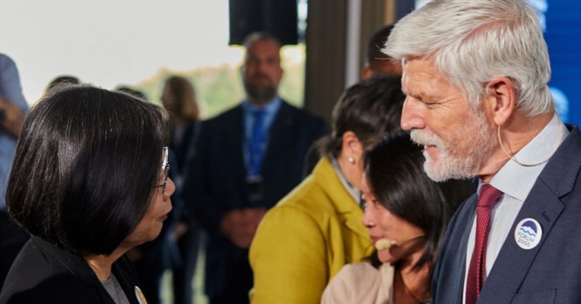 报道称蔡英文将访美 前美联邦众议员:应展开双臂欢迎她