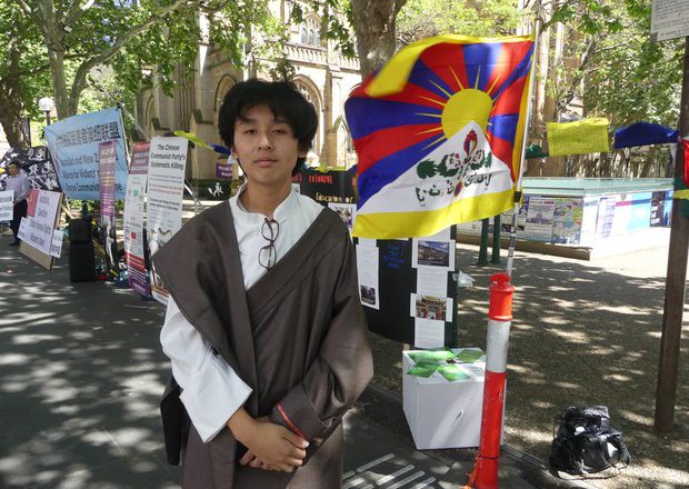 悉尼民众\”十一\”集会 抗议中共打压人权