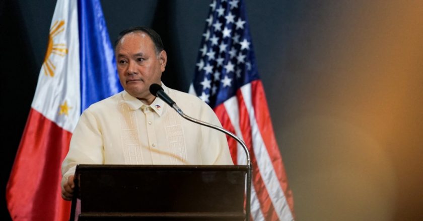 菲防长:坚信美大选后白宫对亚太安全政策的连续性