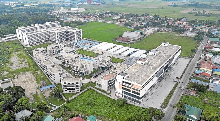 詐騙園區長這樣 大亨豪宅有奧運規格泳池